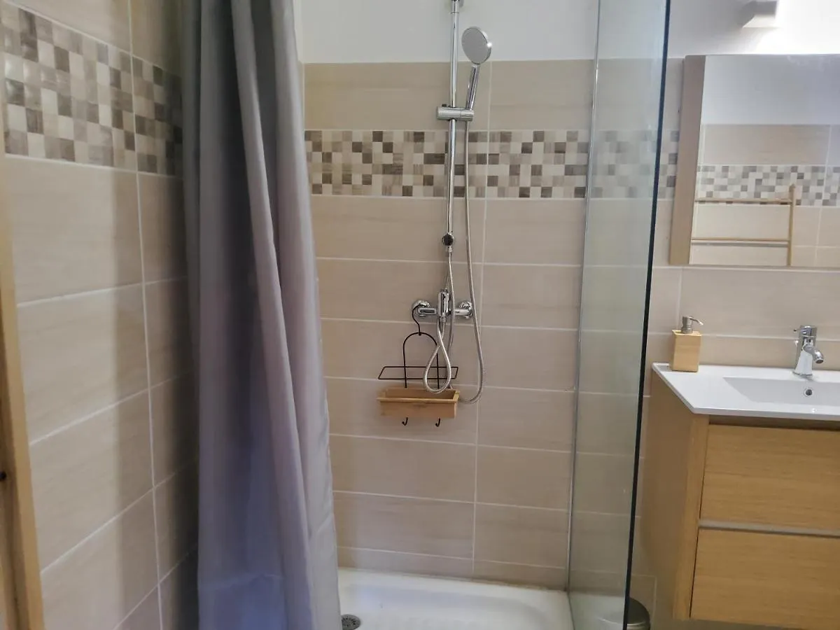 Ekya Charmant Bungalow En Bois Le Gosier  0*, Le Gosier (Grande-Terre)
